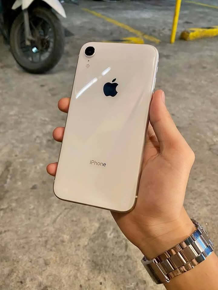used iPhone xr 128gb