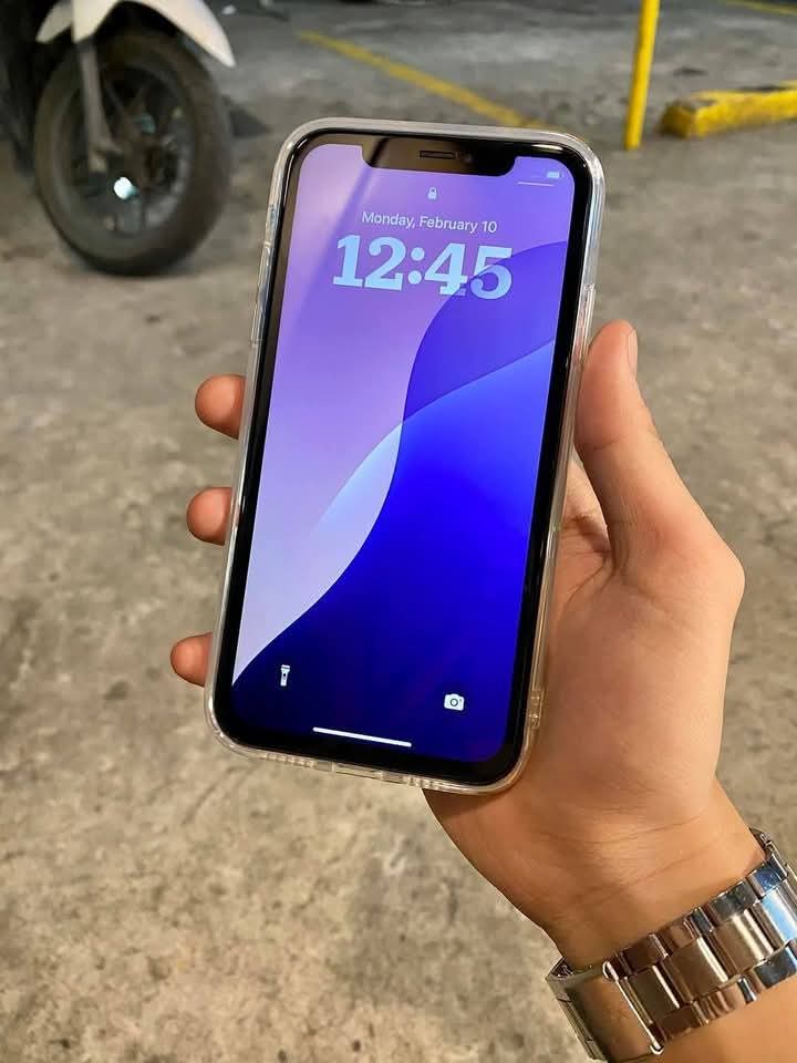 used iPhone xr 128gb