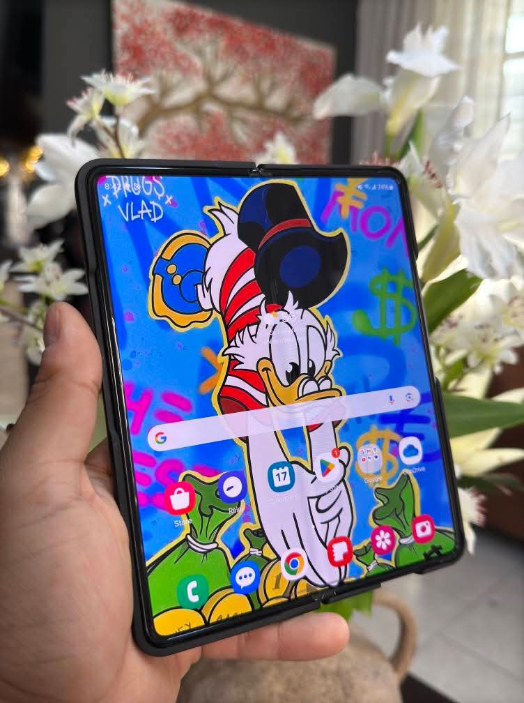Clean Samsung Galaxy zfold 3